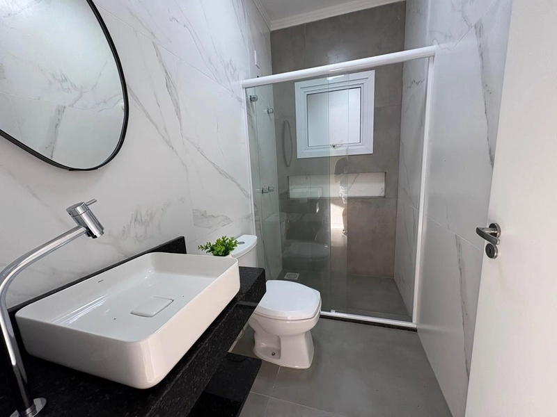 🏡 Casa Nova de Alto Padrão à Venda em Imbé: 8ª foto da galeria de imagens do imóvel