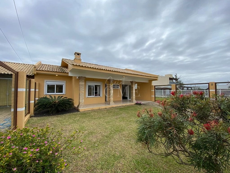 Casa à venda, próximo ao mar: 1ª foto da galeria de imagens do imóvel