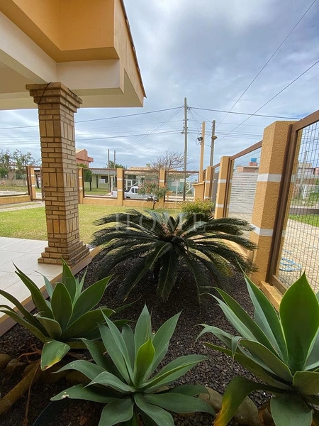 Casa à venda, próximo ao mar: 2ª foto da galeria de imagens do imóvel