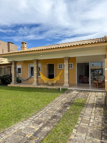 Casa à venda, próximo ao mar: 2ª foto da galeria de imagens do imóvel