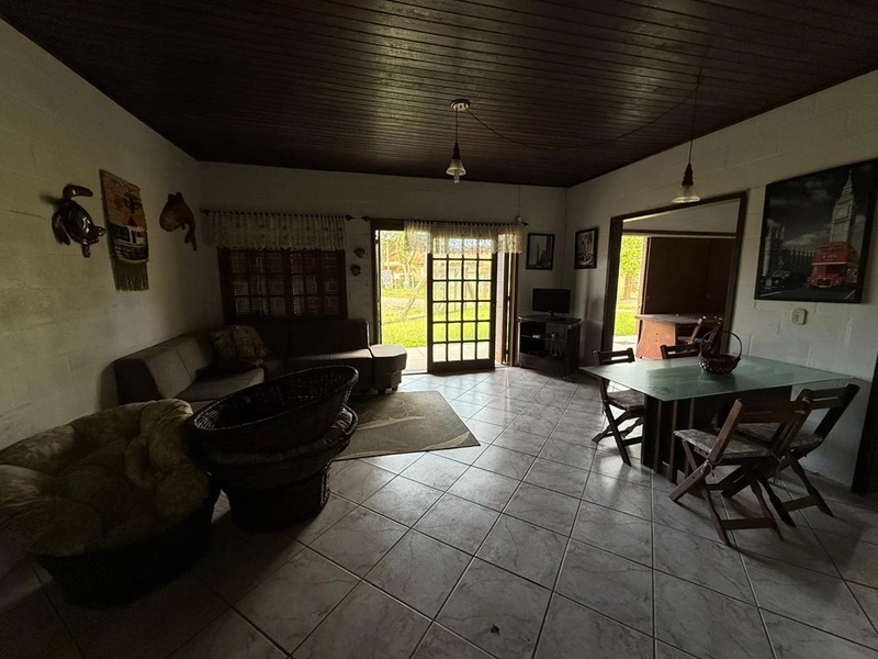 Casa à venda de esquina próxima ao mar em Mariluz – Imbé: 6ª foto da galeria de imagens do imóvel