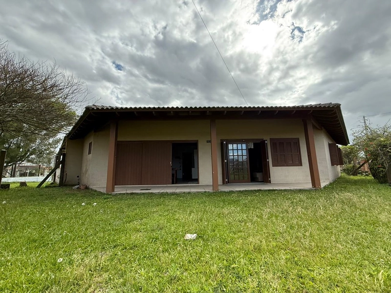 Casa à venda de esquina próxima ao mar em Mariluz – Imbé: 4ª foto da galeria de imagens do imóvel