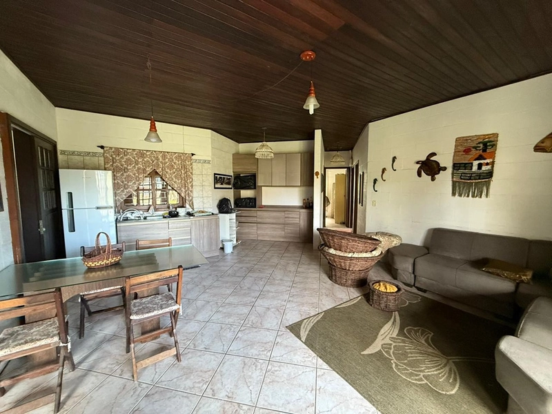 Casa à venda de esquina próxima ao mar em Mariluz – Imbé: 7ª foto da galeria de imagens do imóvel