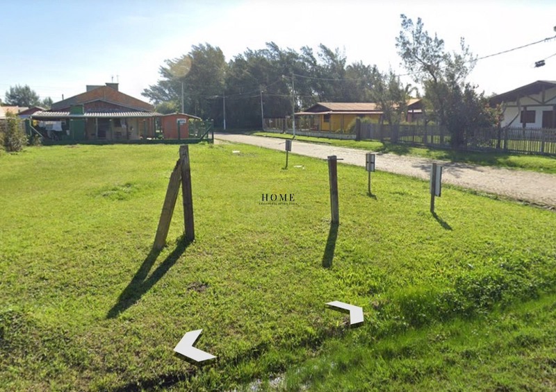 Terreno de esquina à venda em Mariluz: 1ª foto da galeria de imagens do imóvel