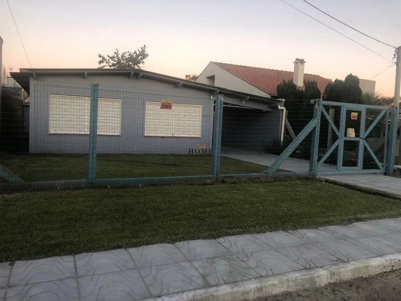 Casa à venda no centro de Imbé: 1ª foto da galeria de imagens do imóvel