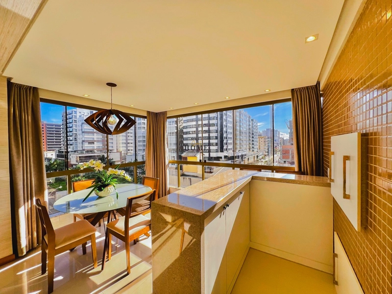 Apartamento à venda no Edifício Sol, a poucos metros: 1ª foto da galeria de imagens do imóvel