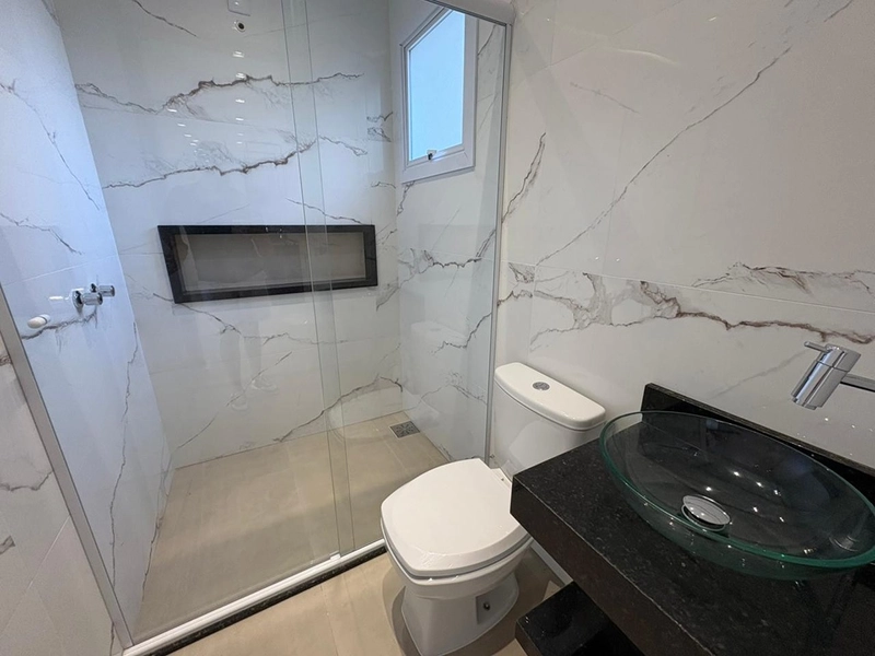 🏡 Casa de esquina com excelente padrão construtivo: 13ª foto da galeria de imagens do imóvel