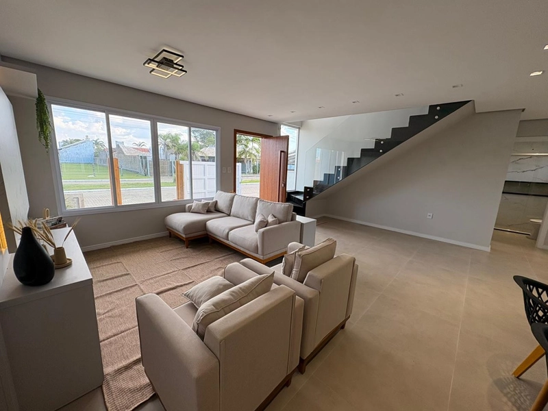 🏡 Casa de esquina com excelente padrão construtivo: 14ª foto da galeria de imagens do imóvel