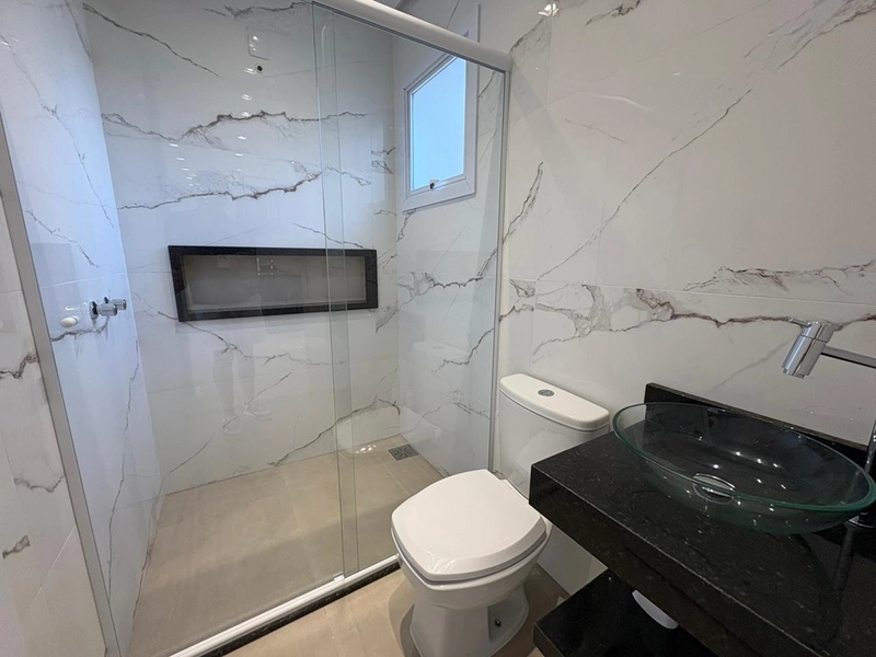 🏡 Casa de esquina com excelente padrão construtivo: 12ª foto da galeria de imagens do imóvel