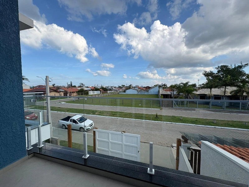 🏡 Casa de esquina com excelente padrão construtivo: 23ª foto da galeria de imagens do imóvel