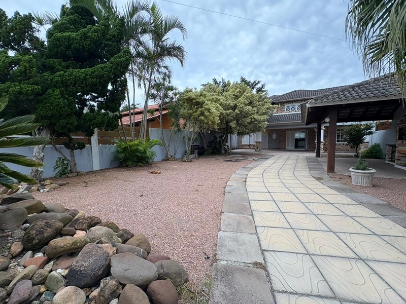 Casa à venda em Imbé: 2ª foto da galeria de imagens do imóvel