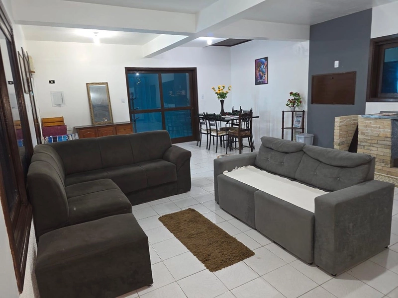 Casa à venda no centro de Imbé: 3ª foto da galeria de imagens do imóvel