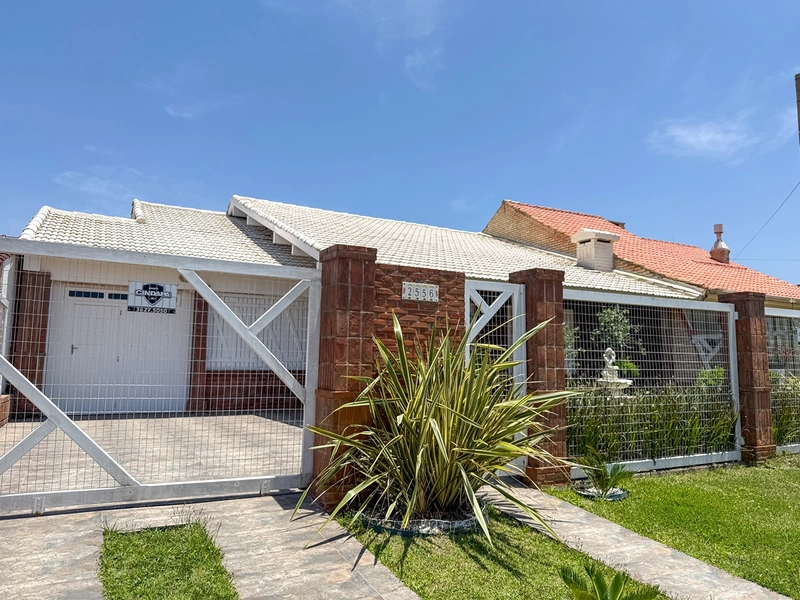 Casa à venda em Imbé - Centro: 1ª foto da galeria de imagens do imóvel