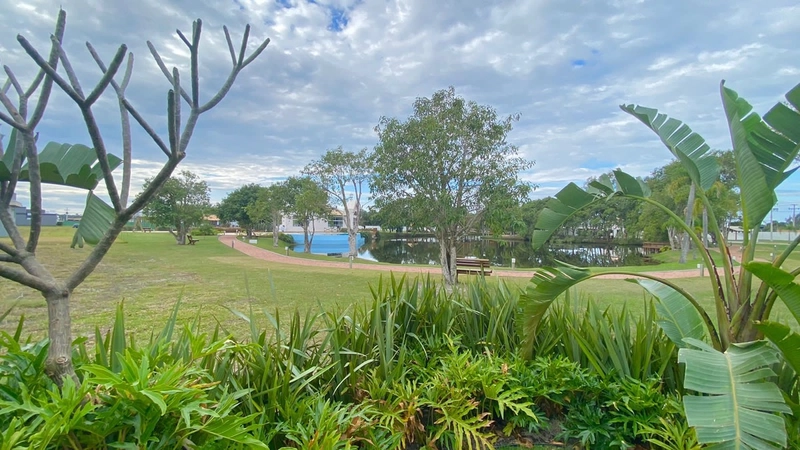 CASA DO LAGO: 6ª foto da galeria de imagens do imóvel