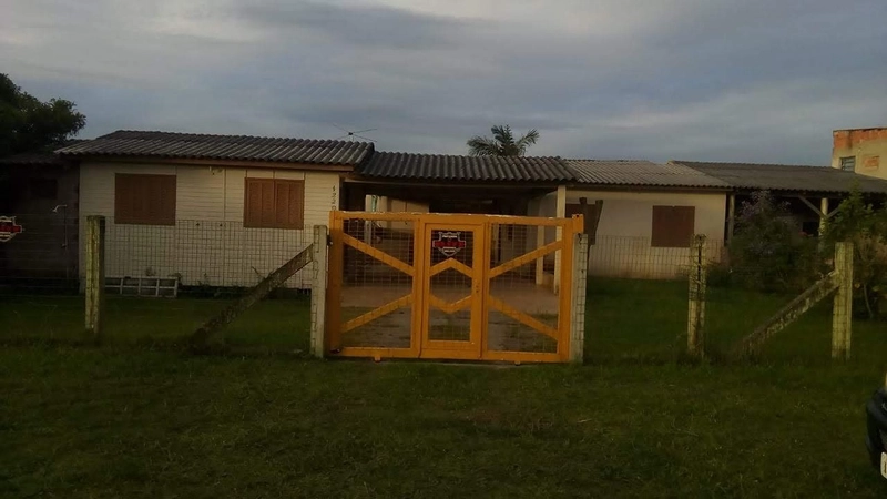 Duas casas no mesmo terreno em Imbé – Bairro Mariluz: 1ª foto da galeria de imagens do imóvel