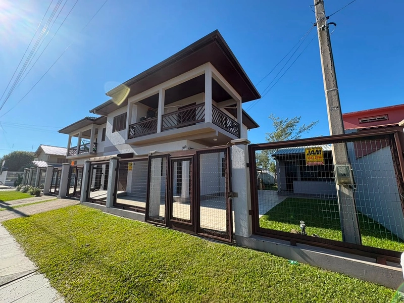 Sobrado à venda próximo ao mar : 1ª foto da galeria de imagens do imóvel