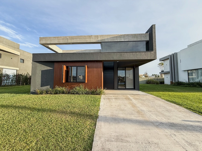 Casa térrea no Sunset: 2ª foto da galeria de imagens do imóvel