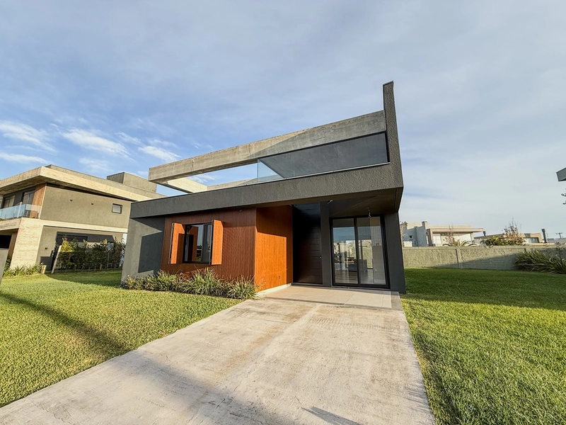 Casa térrea no Sunset: 1ª foto da galeria de imagens do imóvel