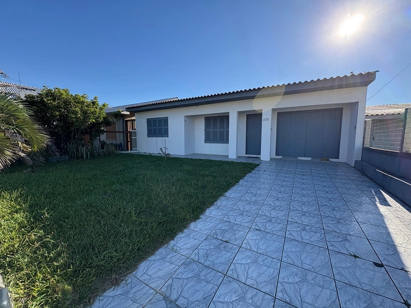 Casa beira mar de Imbé: 1ª foto da galeria de imagens do imóvel