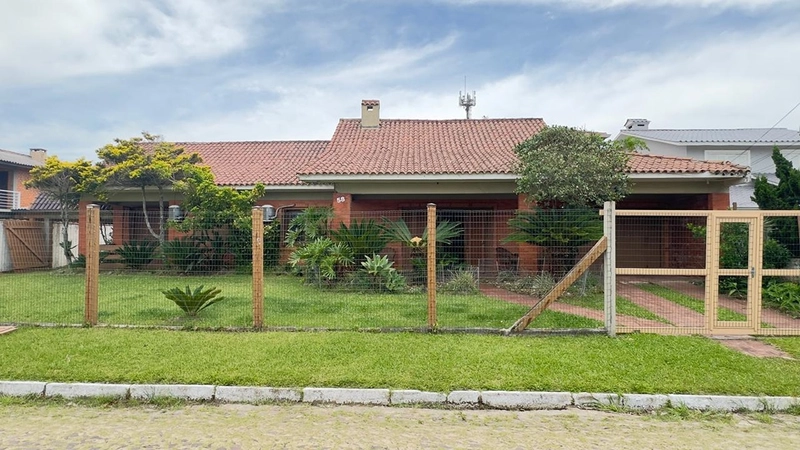 Casa à venda em Imbé com 2 Terrenos: 1ª foto da galeria de imagens do imóvel