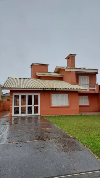 Casa à venda no centro de Imbé: 3ª foto da galeria de imagens do imóvel
