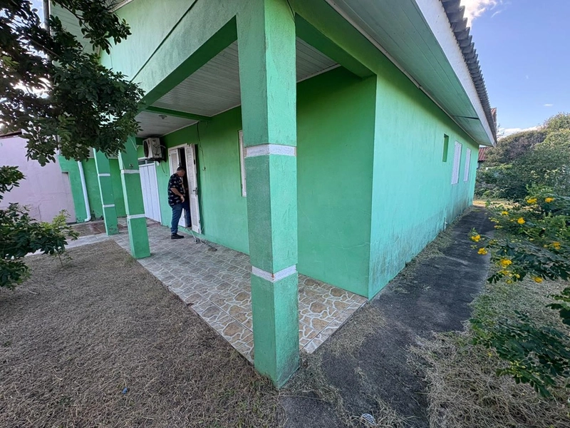 Casa à venda em Imbé: 2ª foto da galeria de imagens do imóvel