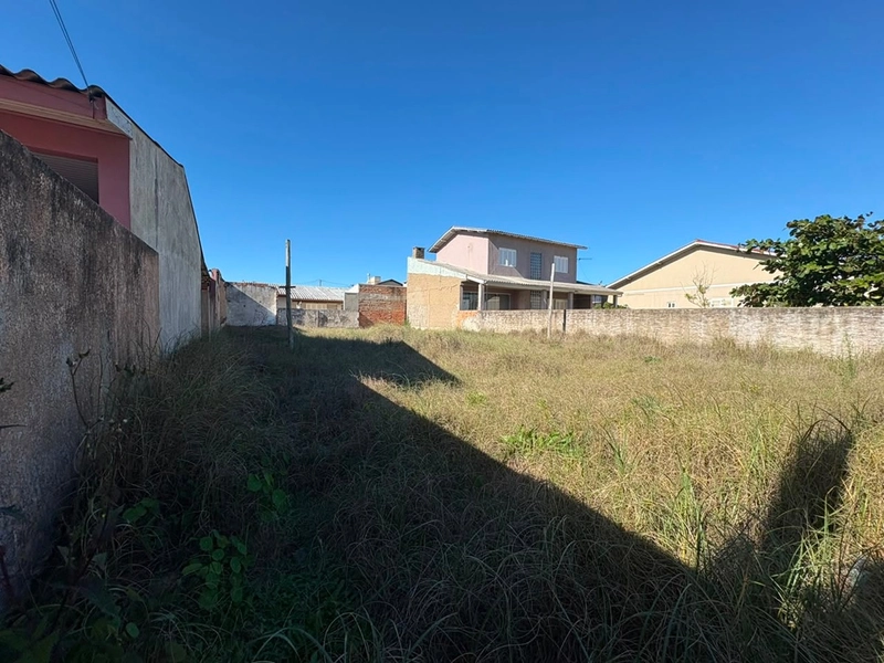Terreno próximo ao mar em Mariluz: 2ª foto da galeria de imagens do imóvel