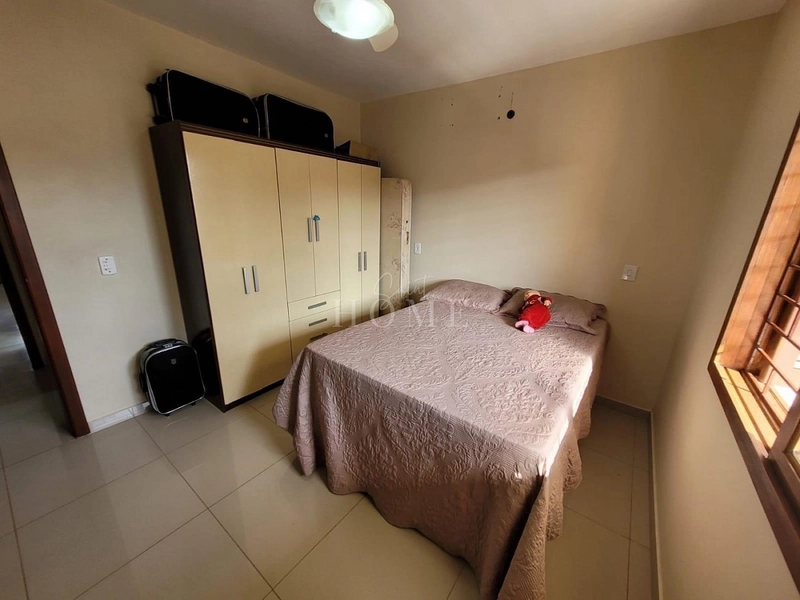 Casa à venda com piscina: 10ª foto da galeria de imagens do imóvel