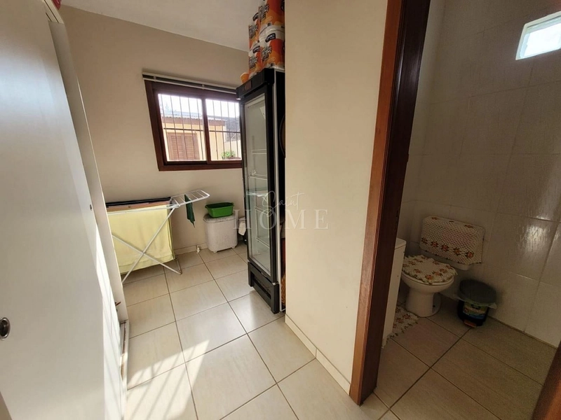 Casa à venda com piscina: 15ª foto da galeria de imagens do imóvel
