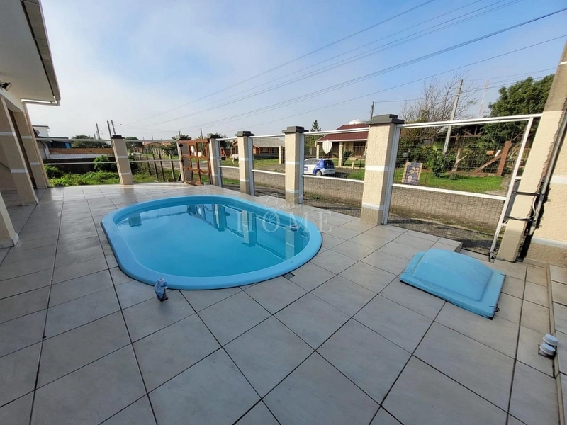 Casa à venda com piscina: 7ª foto da galeria de imagens do imóvel
