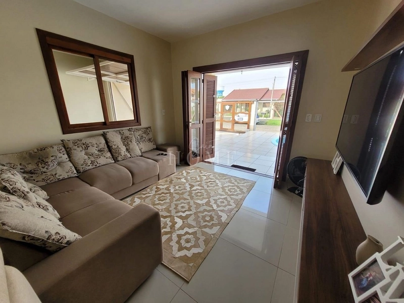 Casa à venda com piscina: 5ª foto da galeria de imagens do imóvel