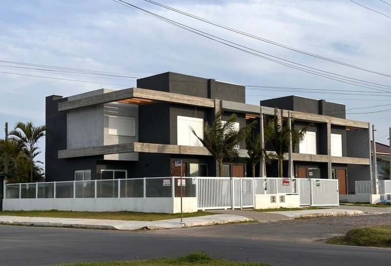 Sobrado novo à venda em Imbé - Próximo do Mar  : 1ª foto da galeria de imagens do imóvel