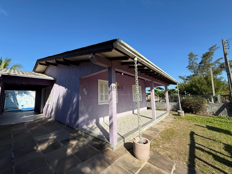 Casa à venda em Imbé: 1ª foto da galeria de imagens do imóvel