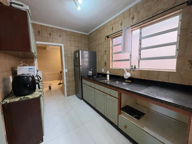 🏡 Linda residência de esquina à venda em Albatroz – apenas 100 metros do mar! 🌊✨: 13ª foto da galeria de imagens do imóvel