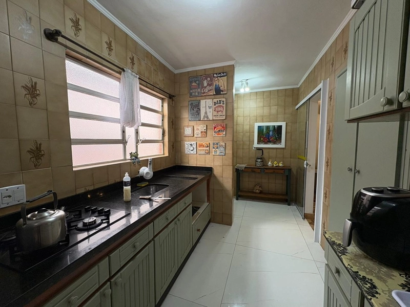 🏡 Linda residência de esquina à venda em Albatroz – apenas 100 metros do mar! 🌊✨: 15ª foto da galeria de imagens do imóvel