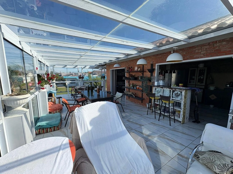🏡 Linda residência de esquina à venda em Albatroz – apenas 100 metros do mar! 🌊✨: 36ª foto da galeria de imagens do imóvel