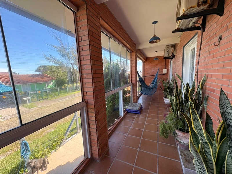 🏡 Linda residência de esquina à venda em Albatroz – apenas 100 metros do mar! 🌊✨: 28ª foto da galeria de imagens do imóvel