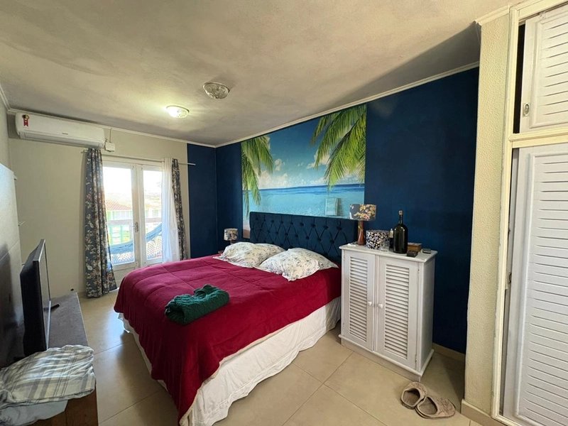 🏡 Linda residência de esquina à venda em Albatroz – apenas 100 metros do mar! 🌊✨: 24ª foto da galeria de imagens do imóvel