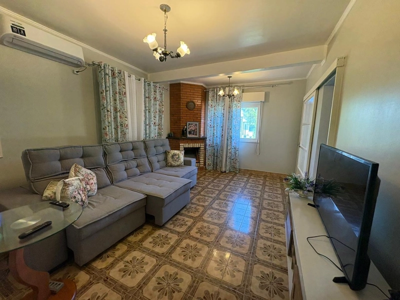 🏡 Linda residência de esquina à venda em Albatroz – apenas 100 metros do mar! 🌊✨: 16ª foto da galeria de imagens do imóvel