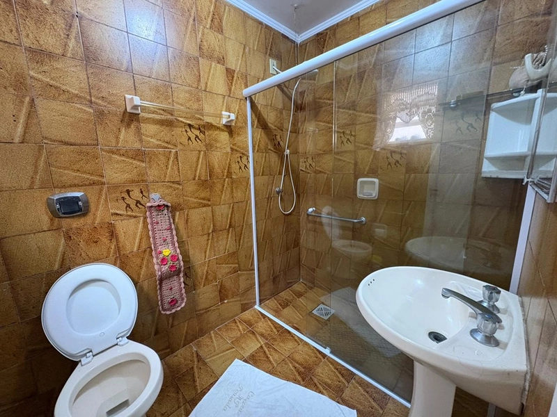 🏡 Linda residência de esquina à venda em Albatroz – apenas 100 metros do mar! 🌊✨: 14ª foto da galeria de imagens do imóvel