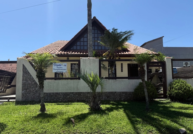 Casa à venda em Imbé - Centro: 1ª foto da galeria de imagens do imóvel