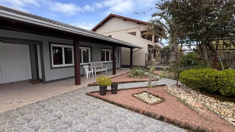 Casa à venda no centro de Imbé: 2ª foto da galeria de imagens do imóvel