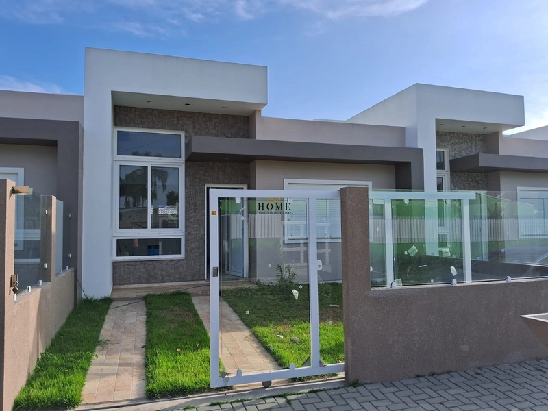 Casa à venda no centro de Imbé: 1ª foto da galeria de imagens do imóvel