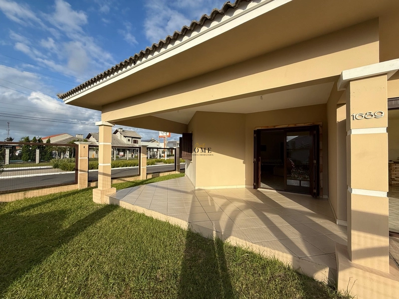 Casa à venda no centro de Imbé: 1ª foto da galeria de imagens do imóvel