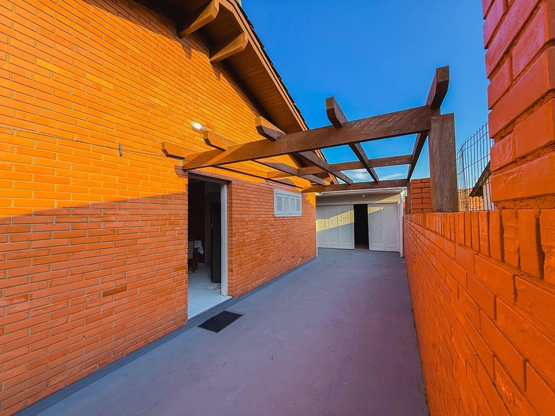 Casa em Mariluz próxima ao mar : 8ª foto da galeria de imagens do imóvel