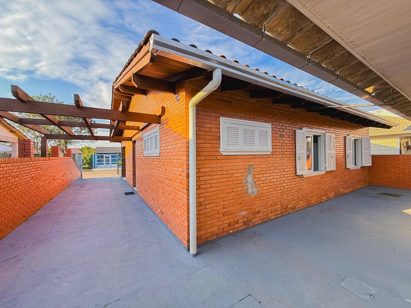 Casa em Mariluz próxima ao mar : 10ª foto da galeria de imagens do imóvel