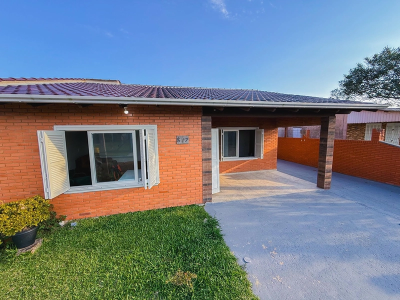 Casa em Mariluz próxima ao mar : 5ª foto da galeria de imagens do imóvel