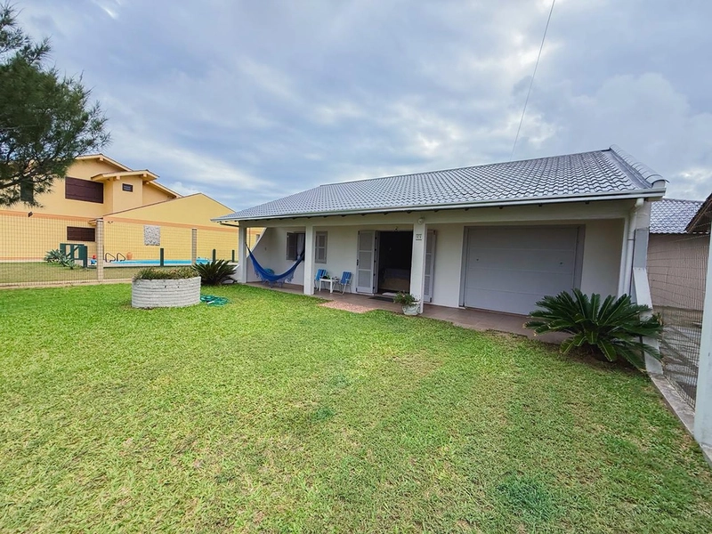 Casa à venda em Imbé – Balneário Mariluz | A poucos passos do mar 🌊: 2ª foto da galeria de imagens do imóvel