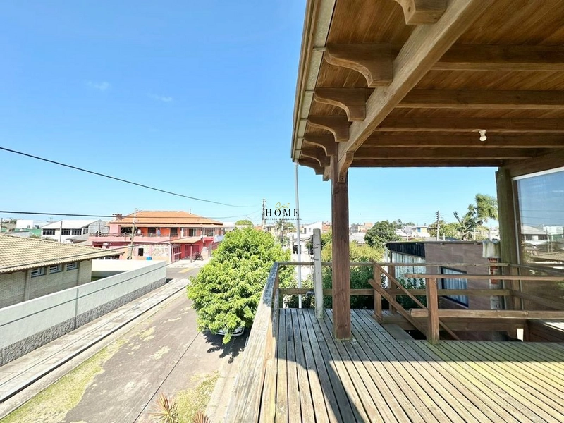 Casa à venda no centro de Imbé: 2ª foto da galeria de imagens do imóvel