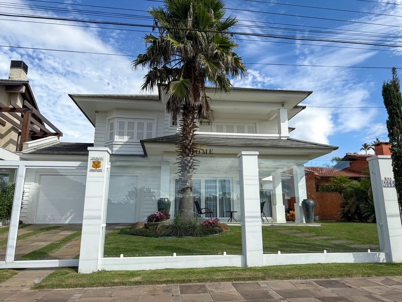 Casa à venda em Atlântida próximo ao mar: 1ª foto da galeria de imagens do imóvel